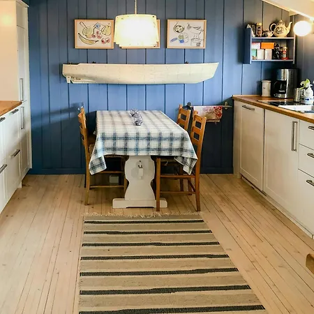 Дом отдыха Family By The Sea With Private Pier Ula